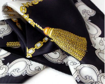 シルクのスカーフ｜首に巻いて紫外線対策＋対応調整、バッグや髪の飾りにも使える3